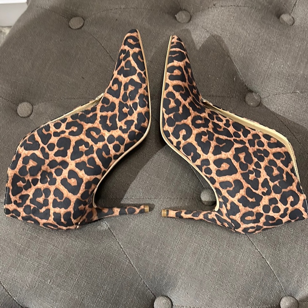 Jessica Simpson pumps!